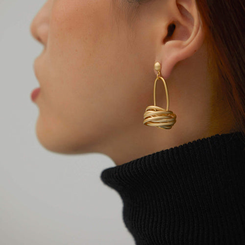 Designed Matte Gold Drop Earrings Wire Twisted Gold Earrings with Silver Pin