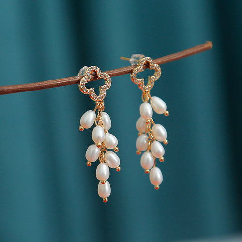 Boucles d'oreilles pendantes en forme de raisin avec perles de culture d'eau douce blanches en or 14 carats (5-6 mm) 