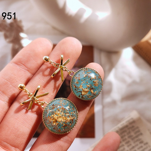 Vintage Style Craftwork Earrings Oil Paint Drop Earrings with Silver Pin